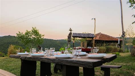 Seoski Turizam Retko Nudi Tradicionalnu Hranu Daljine Rs