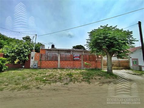 Venta Casa 2 dormitorios 10 años 1 cochera La Rioja 870 Mar De Ajo