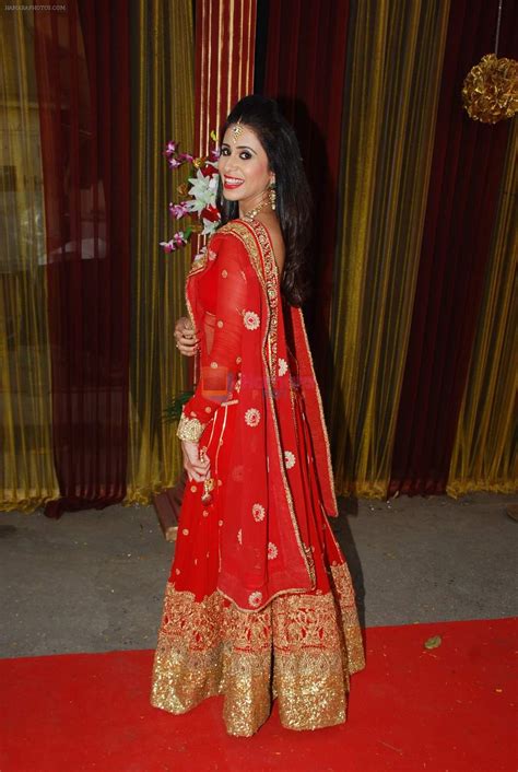 Kishwar Merchant At Shaadi Sequence For Itna Karo Na Mujhe Pyar In