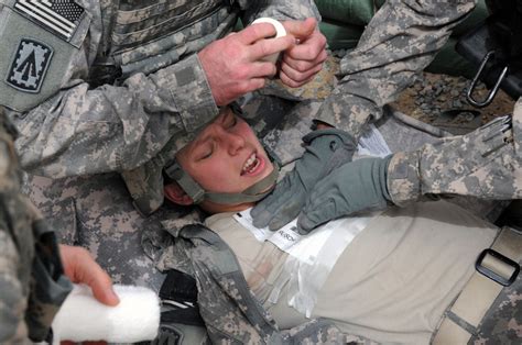 Air Defense Artillery Soldiers Conduct Medical Training In Kuwait