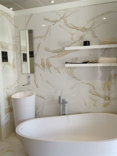 Calcutta Gold Porcelanosa Bathroom Decor