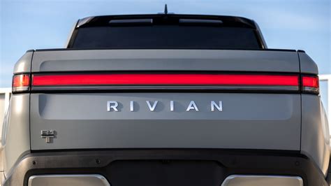 Rivian Offers Its New Satin Wrap For Free In April Carscoops