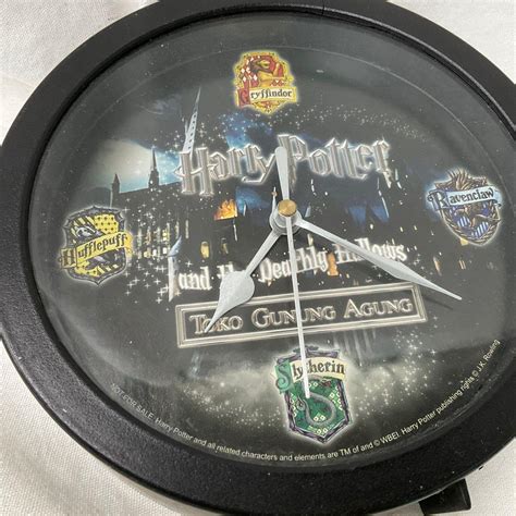 Jam Meja Harry Potter In Black Clock Hogwarts Slytherin Hufflepuff