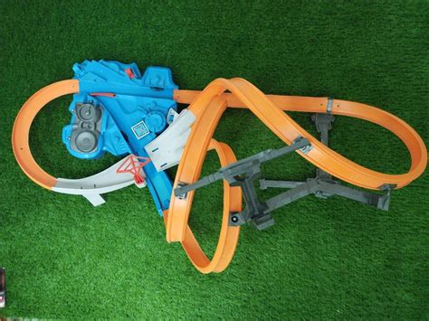 Mattel Hot Wheels X Triple Track Twister Hobbies Toys Toys Games On Carousell