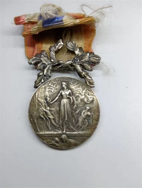 MÉDAILLE DE DÉVOUEMENT Ministère De L intérieur Sapeur Pompier EUR 15