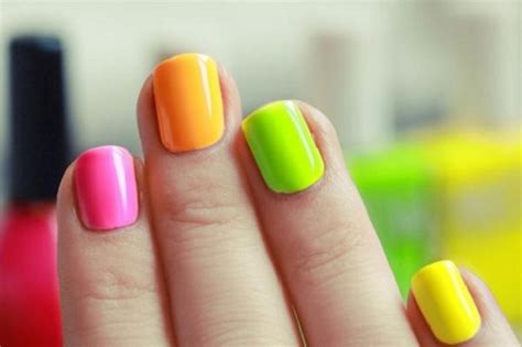 Todo Sobre Manos Y Pies Uñas Pintadas Con Colores Fuertes Para Manos Y