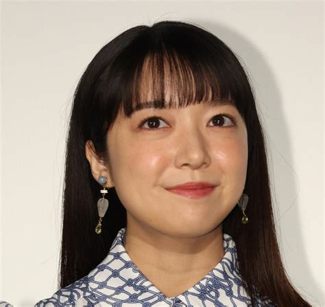 上白石萌音「ほっとしています」花を手にした写真投稿 主演舞台「千と千尋の神隠し」大千秋楽 芸能写真ニュース 日刊スポーツ