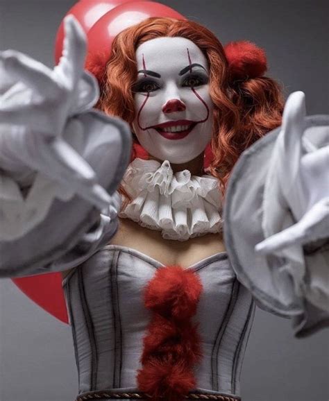 Female Pennywise Iskino