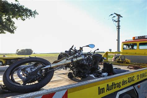 Unfall Im Landkreis Wei Enburg Gunzenhausen Biker Bersieht Pkw