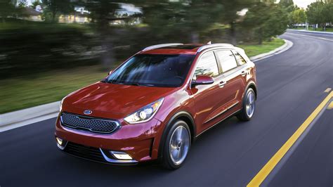 2017 Kia Niro hybrid SUV: are electric, AWD versions in the works?