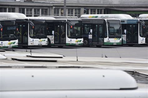 Mestni Avtobusi V Ljubljani In Mariboru Za Upokojence Odslej Brezpla Ni