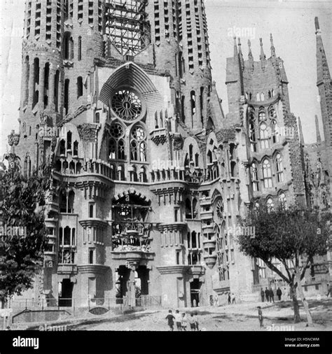 Barcelona España 1926 Sagrada Fam lia Catedral Basílica por el