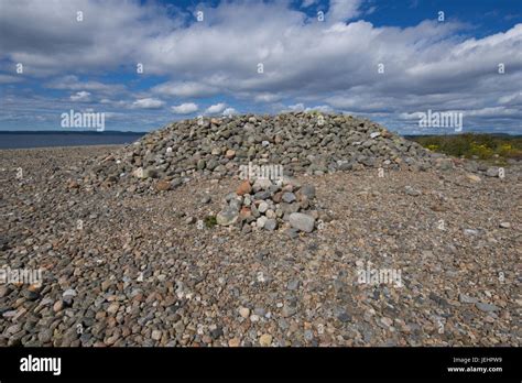 Viking burial mound hi-res stock photography and images - Alamy