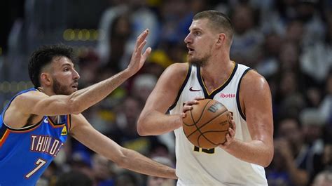 NBA Nikola Jokić počeo sezonu tripl dablom Denver poražen u derbiju