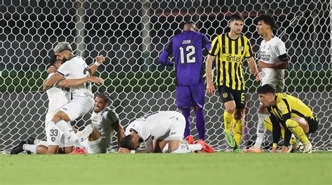 Botafogo perde para o Peñarol mas garante final brasileira na Copa