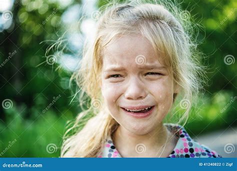 Pleurer Triste De Petite Fille Photo Stock Image Du Ennui T Te