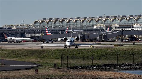 Drop the protectionist rules — let Reagan National Airport add more flights