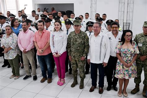 Gobierno De Tuxpan Entrega Uniformes Completos A 255 Elementos De La