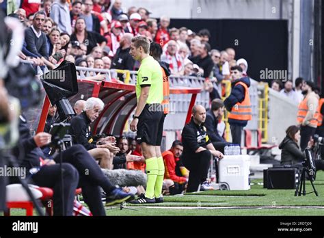 Antwerp Belgium Rd July Referee Lawrence Visser Pictured