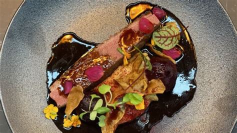 Magret De Canard Cuit Sous Vide Panais Betterave Glace De Viande Au