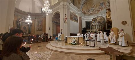 Pasqua Celebrazione Della Veglia Nella Cattedrale Di Terni Mons