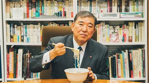 3ページ目〈自民党新総裁・石破茂のラーメン愛〉「人生で一番辛かった時期、深夜に妻と食べた一杯」 石破茂ラーメン議連会長が語る思い出の