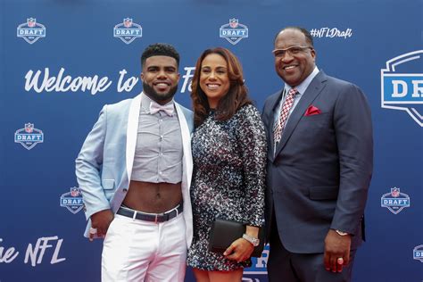 Arriba 84 Imagen Ezekiel Elliott Outfit Abzlocalmx