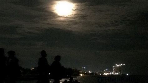 Foto Supermoon Beberapa Jam Lagi Begini Penampakan Awal Gerhana