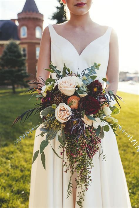 20 Stunning Fall Wedding Flower Bouquets For Autumn Brides