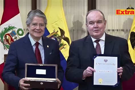 Rafael López Aliaga entregó llave de Lima a presidente de Ecuador