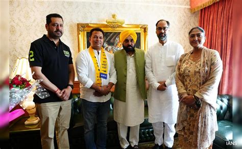 Bjp Akali Dal And Congress Leaders Join Aap In Punjab