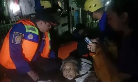 16 Titik Banjir Di Kota Tangerang BPBD Dan Relawan Berjibaku Bantu