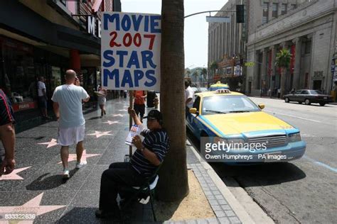 318 Hollywood Star Maps Stock Photos, High-Res Pictures, and Images ...