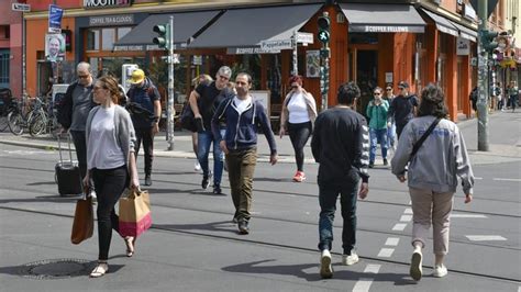 Auto Stvo Haben Fu G Nger Vorrang Gegen Ber Abbiegenden Autos