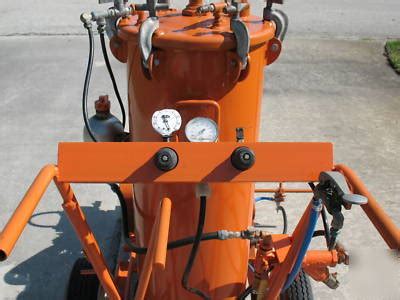 Parking lot paint striping machine for large jobs