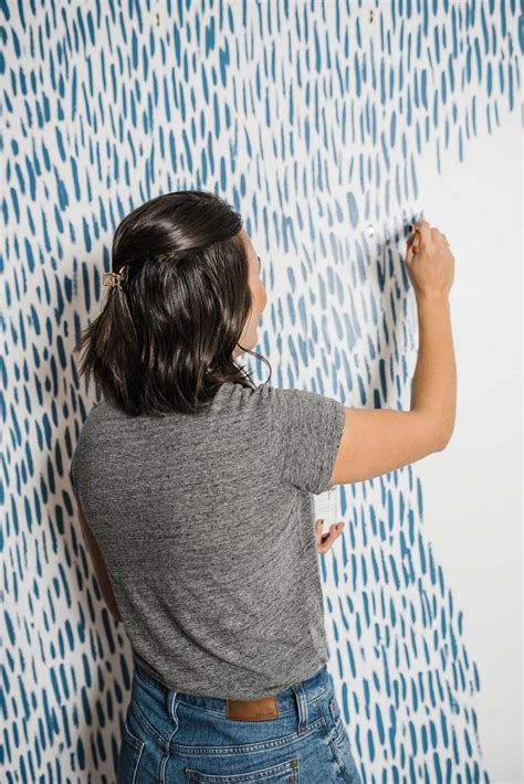 How To Do A Diy Brush Stroke Accent Wall Easy Wallpaper Inspired