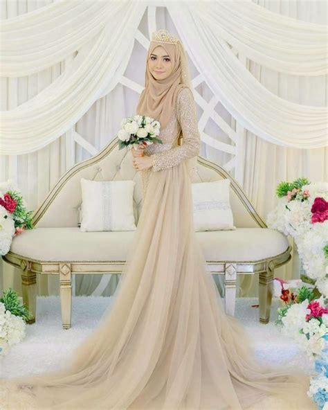 Inspirasi Gaun Pengantin Melayu Untukmu Yang Berhijab Sederhana