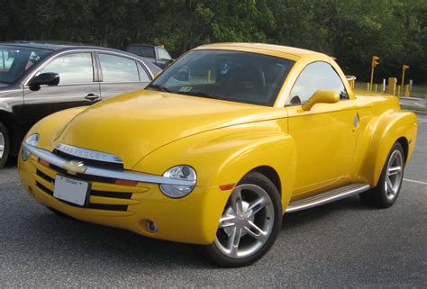 2004 Chevrolet SSR LS - Regular Cab Pickup 5.3L V8 auto 4.1 ft Bed