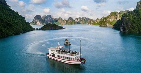 Z Hanoi rejs po zatoce Halong do Sung Sot i na wyspę Titop GetYourGuide