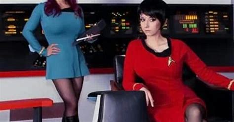 Yaya Han And Riddle As Star Trek Tos Officers Cosplay Pinterest