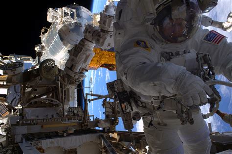 Photo of the Day: NASA Astronaut Peggy Whitson's 7th Spacewalk