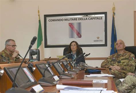 Metronews It Difesa Rauti Visita Il Comando Militare Della Capitale