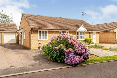 Horton Close Middleton Cheney Banbury Ox17 2 Bedroom Semi Detached