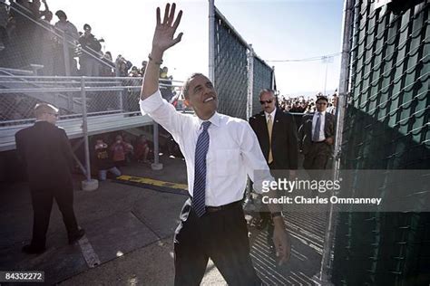 400 Barack Obama Campaigns In Reno Stock Photos High Res Pictures And