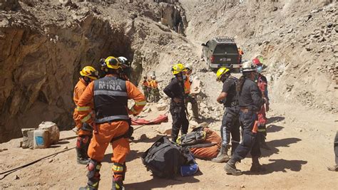 Video Rescatan Sanos Y Salvos A Dos Mineros Atrapados Tras Un