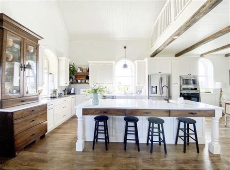 Old School House Renovation - Home Tour - shabbyfufu.com