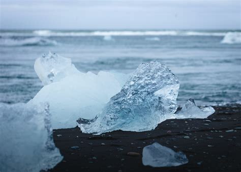 Iceland's Beautiful Jökulsárlón Glacier Lagoon - Buubble