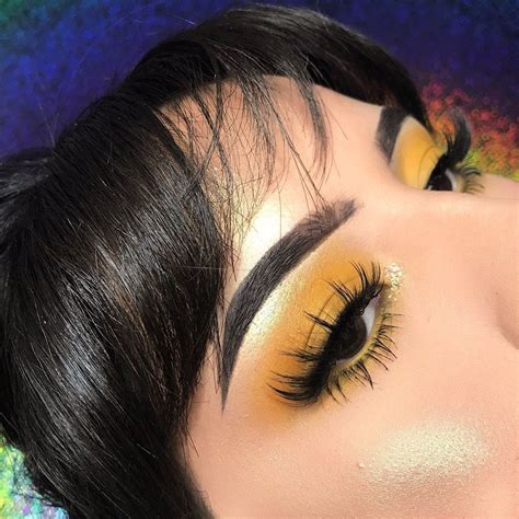 Pin By Yelis 🌸 On More Makeup Looks Hair Makeup Yellow Eye Makeup