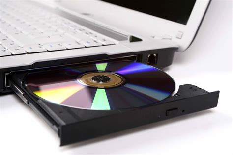 What’s An Optical Disc Writer And How It Works? | DESKDECODE.COM