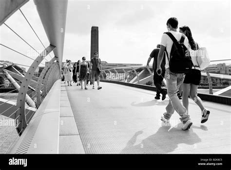Millennium Bridge London England Stock Photo Alamy